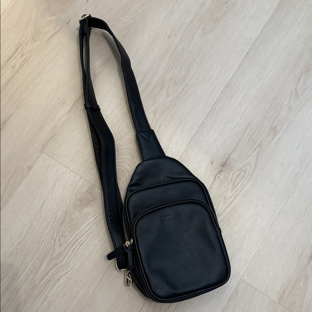 Elegant Black Crossbody Bag